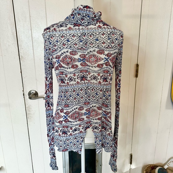Lucky Brand Floral Long Sleeve Turtle Neck Shirt Large Blue White Boho - Picture 6 of 9